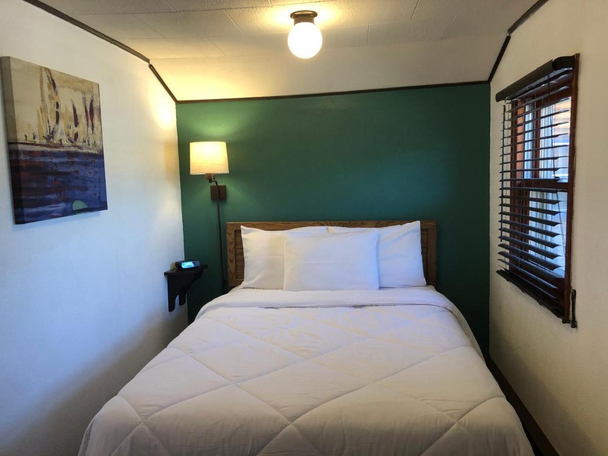 Inn Hilltop And 2*