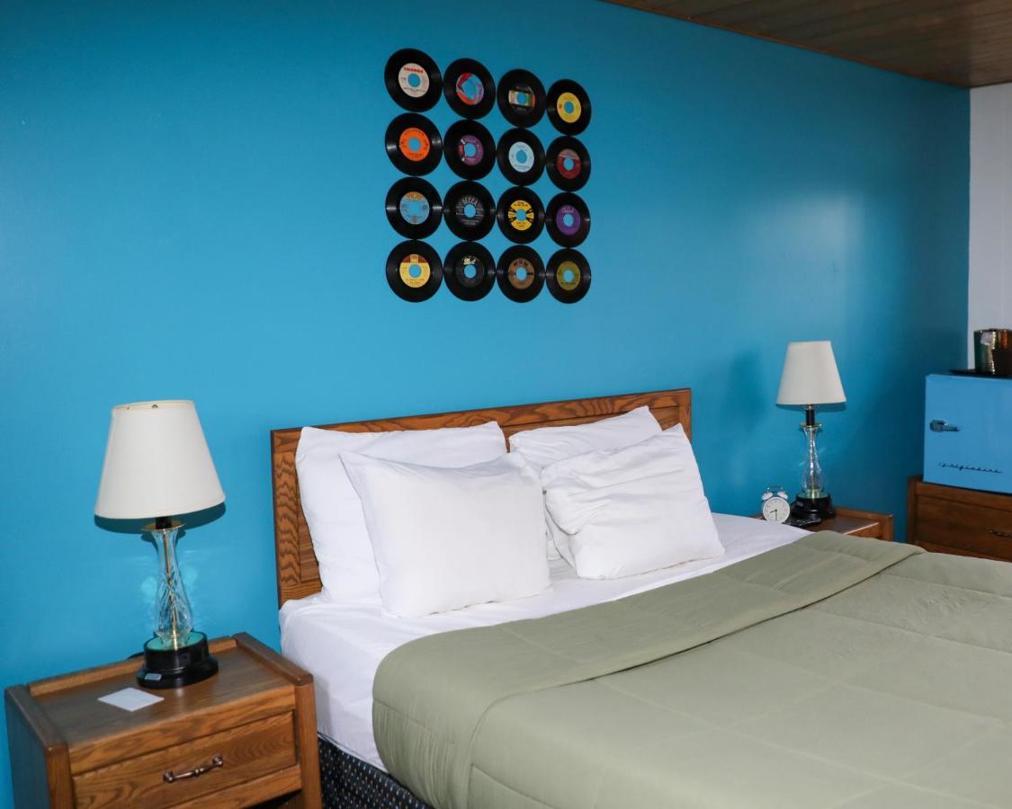 Inn Hilltop And 2*